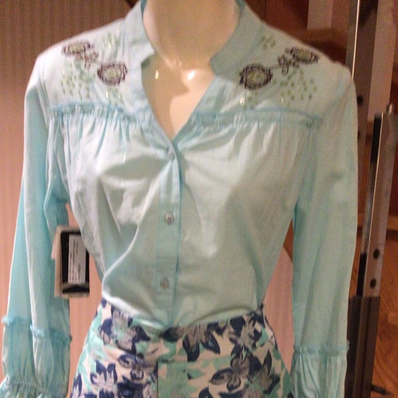 NWT long sleeve boho shirt with sequence and pearl design - Picture 3 of 6